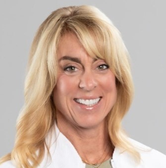 Lynn_Eichlin Headshot